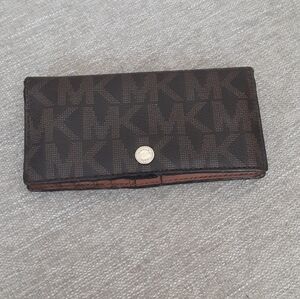 Michael Kors Monogram Brown Bifold wallet